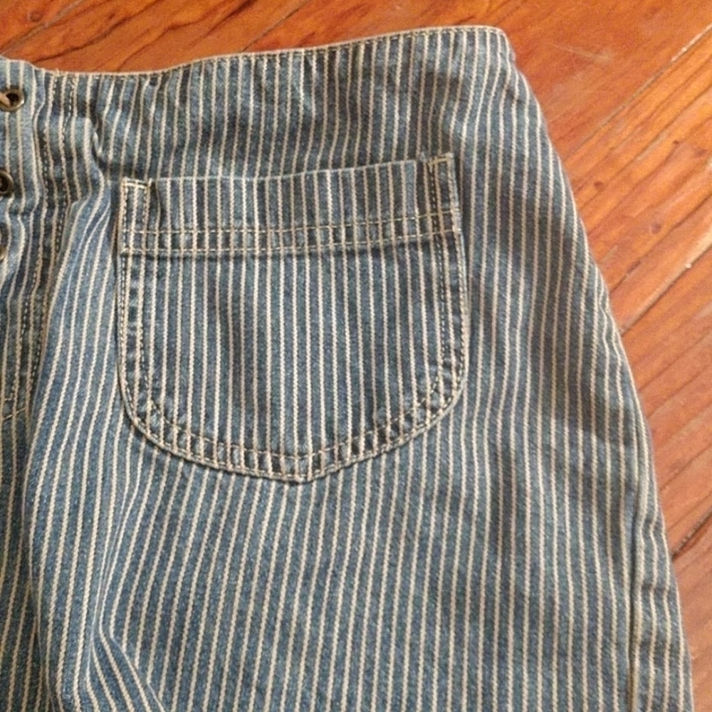 Striped Cutoff High-Rise Jean Shorts - Picture 8 of 9